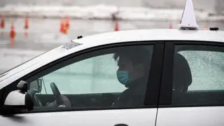 Россиян предложили обязать платить за каждую попытку сдачи экзамена на водительские прова