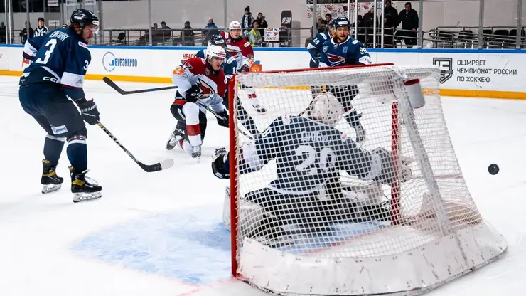 Хоккеисты «Сокола» уступили «Омским Крыльям»