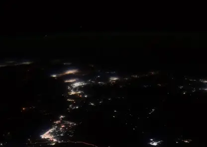 Завораживающий ночной полет над Персидским заливом снял космонавт из Красноярского края Кирилл Песков