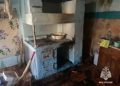 На юге Красноярского края соседи увидели дымящийся дом и спасли имущество соседей, вызвав МЧС