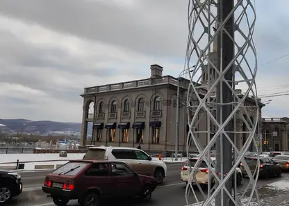 Улицу Дубровинского в Красноярске украсят к Новому году 187 световых спиралей