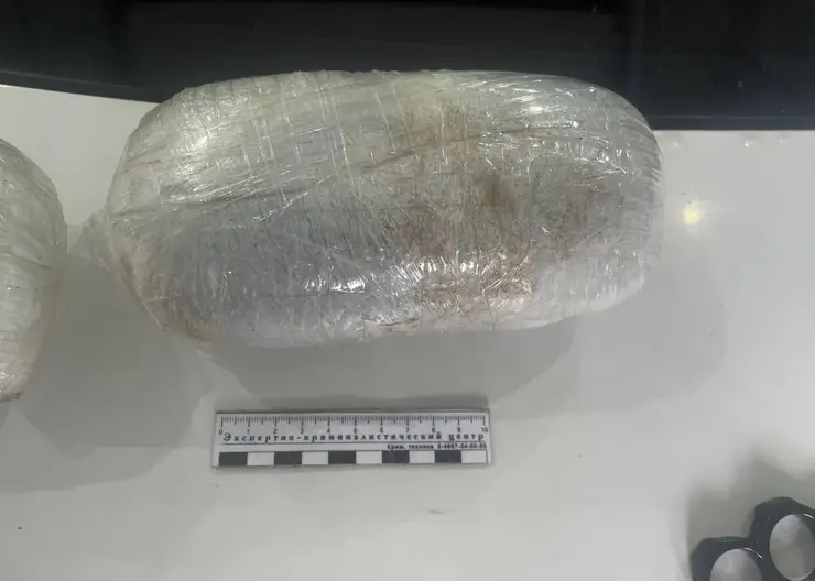 Курьеры пытались провезти 2 кг наркотика из Красноярского края в Иркутскую область