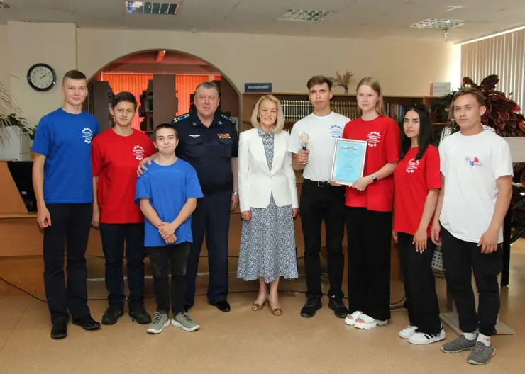 Школьников и студентов Красноярского края наградили за героические поступки