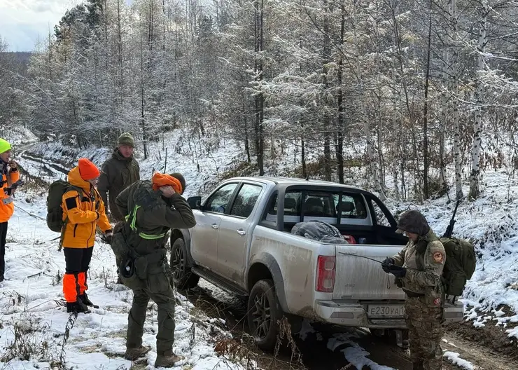 К поискам пропавшей семьи в Красноярском крае подключили два вертолета