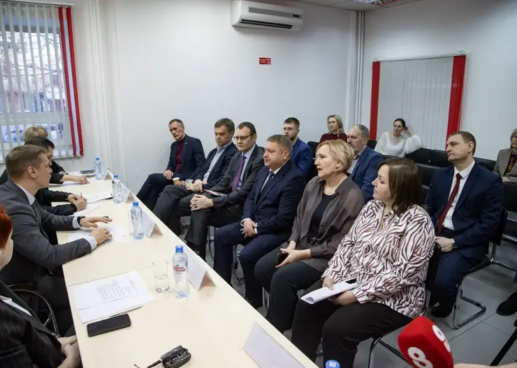 Депутаты Законодательного Собрания посетили краевой центр поддержки и развития общественных инициатив