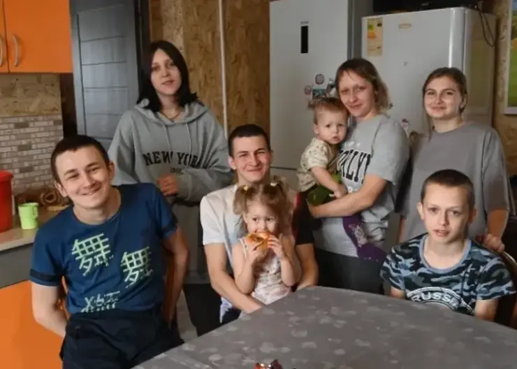24-летний парень из Красноярского края стал опекуном пятерых детей