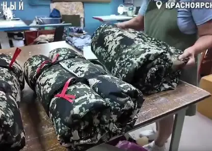 Волонтёры шьют 100 защитных покрывал для бойцов СВО в Красноярском крае