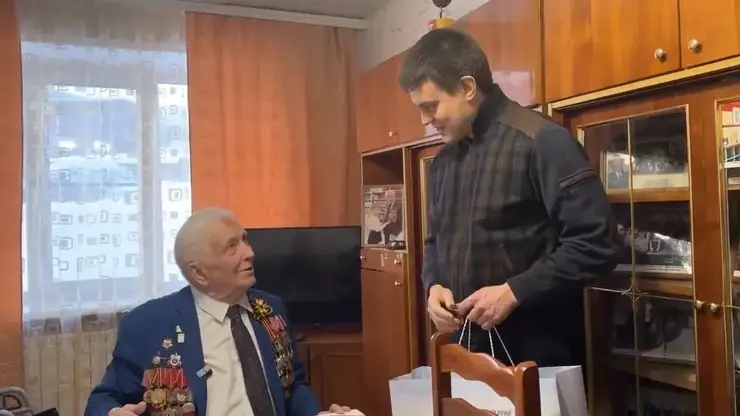 Ветерану ВОВ из Красноярского края исполнилось 100 лет