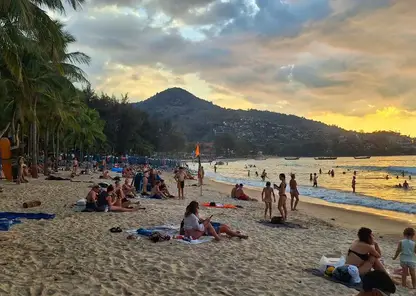 «Разобрано в августе всё»: куда экономно улететь из Красноярска на море осенью