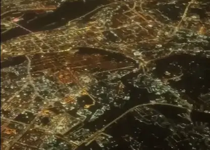 Пилот показал Красноярск в огнях с высоты 10 тысяч метров