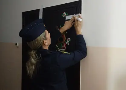 Судебные приставы Красноярского края выселили бывшего мужа из квартиры экс-супруги