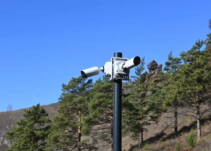 35 видеокамер установили в Красноярске на Торгашинской лестнице