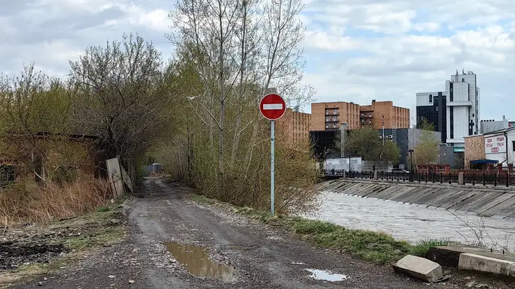 В Красноярске начали благоустраивать последний необустроенный участок набережной Качи