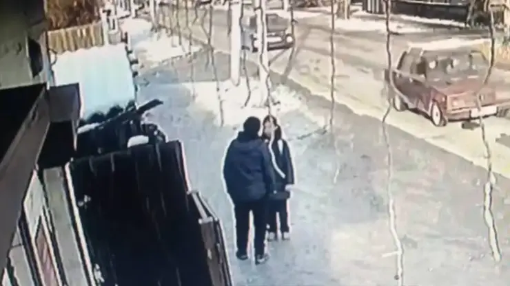 В Кызыле мужчина напал на школьницу и насильно ее зацеловал