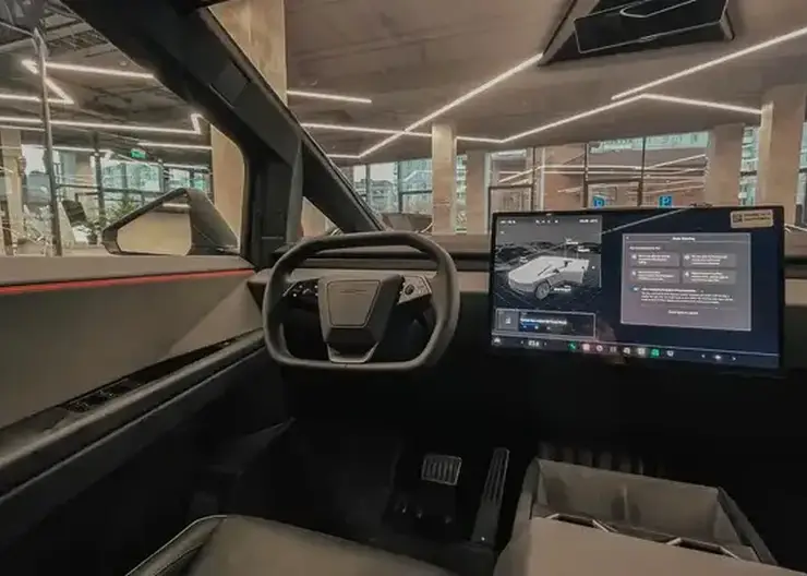 Единственный в Красноярске кибертрак Илона Маска продали