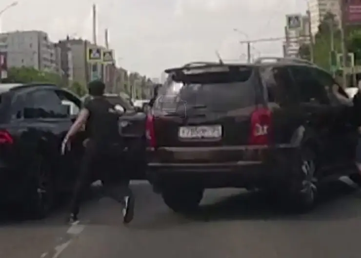 Красноярцы на Audi устроили конфликт со стрельбой