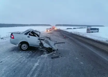 Водитель Lada Priora погиб в ДТП с автобусом в Красноярском крае 