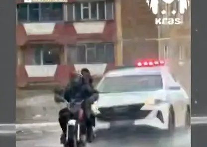 В Норильске несовершеннолетний мотоциклист сбил пешехода и скрылся с места ДТП