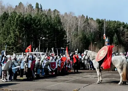 В Красноярске школьники и родители воссоздали Куликовскую битву