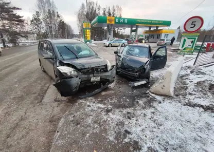 Трое несовершеннолетних получили травмы в результате ДТП с двумя легковушками в Лесосибирске