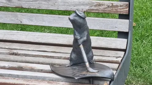 Еще один бронзовый суслик появился в Красноярске