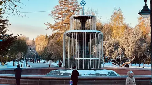 Фонтаны Омска готовят к Новому году