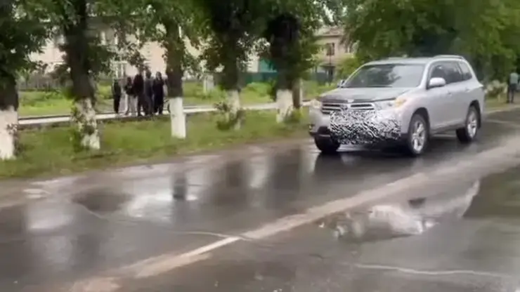 В Забайкалье водитель-бесправник на внедорожнике насмерть сбил маленького мальчика