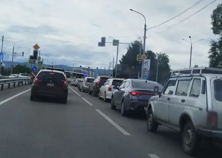 В Красноярске не работают светофоры на улице Шахтеров