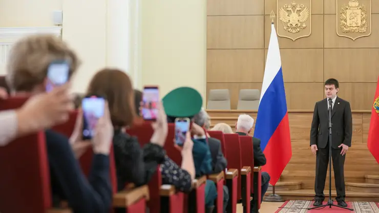 72 жителя Красноярского края получили государственные, ведомственные и региональные награды от губернатора накануне Дня России