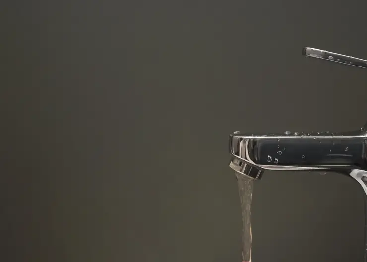 Чайники и тазики: в Красноярске часть Октябрьского района оставят без горячей воды