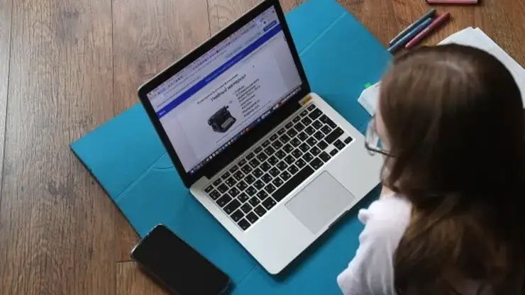 У россиян заметили сокращение словарного запаса из-за удаленки