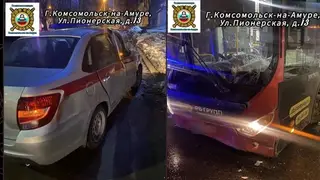 В Комсомольске-на-Амуре легковушка врезалась в рейсовый автобус с десятью пассажирами