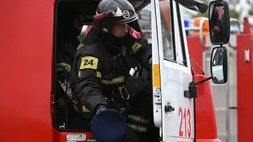 В Омске двое детей погибли при пожаре в запертой квартире