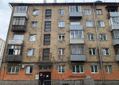 Что сделают с домом в Красноярске, где провалился грунт, решат на следующей неделе