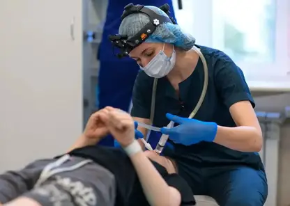 12-летнего подростка госпитализировали во Владивостоке с кровавой рвотой из-за длитеольного употребления колы