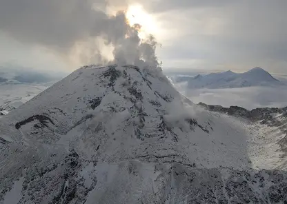Bezymyannyi_volcano