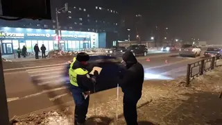 В Красноярске на ул. Волжской водитель Range Rover сбил двух 9-летних мальчиков