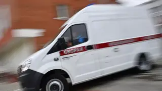 В Барнауле машина скорой помощи не могла проехать к пациенту из-за шлагбаума В Барнауле машина скорой помощи не могла проехать к пациенту из-за шлагбаума