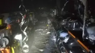 Пожарные в Иркутской области спасли торговый центр объятый пламенем Пожарные в Иркутской области спасли торговый центр объятый пламенем