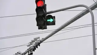 В Красноярске на Партизана Железняка и Аэровокзальной не работают светофоры В Красноярске на Партизана Железняка и Аэровокзальной не работают светофоры