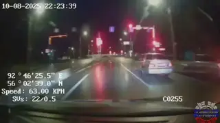 Пьяный водитель протаранил авто ДПС в Красноярске во время погони Пьяный водитель протаранил авто ДПС в Красноярске во время погони