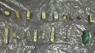 Более сотни золотых слитков на 600 млн рублей нашли у забайкальца в тайниках внутри автомобиля Более сотни золотых слитков на 600 млн рублей нашли у забайкальца в тайниках внутри автомобиля