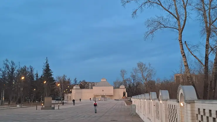 Мемориал победы погода небо 