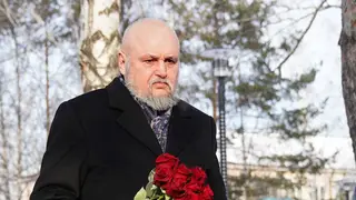 Губернатор Кузбасса возложил цветы в память о погибших на шахте «Листвяжная» Губернатор Кузбасса возложил цветы в память о погибших на шахте «Листвяжная»