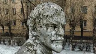 Жители Бурятии обсуждают «криповые» памятники Ленину и Пушкину Жители Бурятии обсуждают «криповые» памятники Ленину и Пушкину