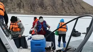 Четверо рыбаков унесло на льдине на Красноярском водохранилище
