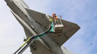 КрАЗ финансирует реставрацию и монтаж освещения для памятника самолёту в Зелёной роще Красноярска КрАЗ финансирует реставрацию и монтаж освещения для памятника самолёту в Зелёной роще Красноярска