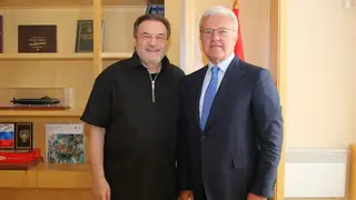 Губернатор Александр Усс провел встречу с режиссером Алексеем Учителем
