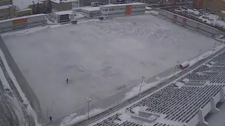 Красноярцам показали, как заливали каток на стадионе «Локомотив» (видео)