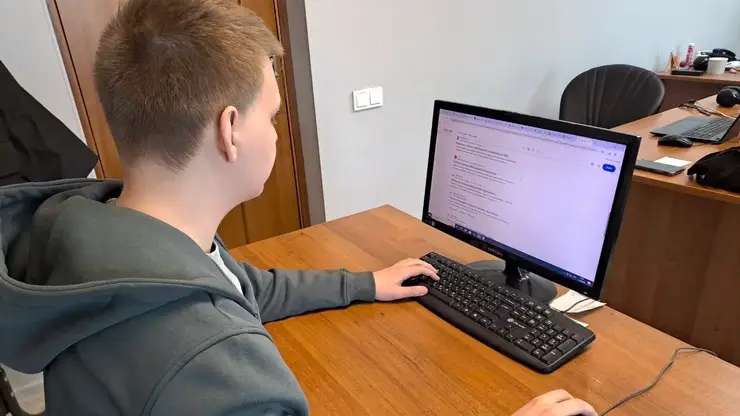 работа труд компьютер сотрудник